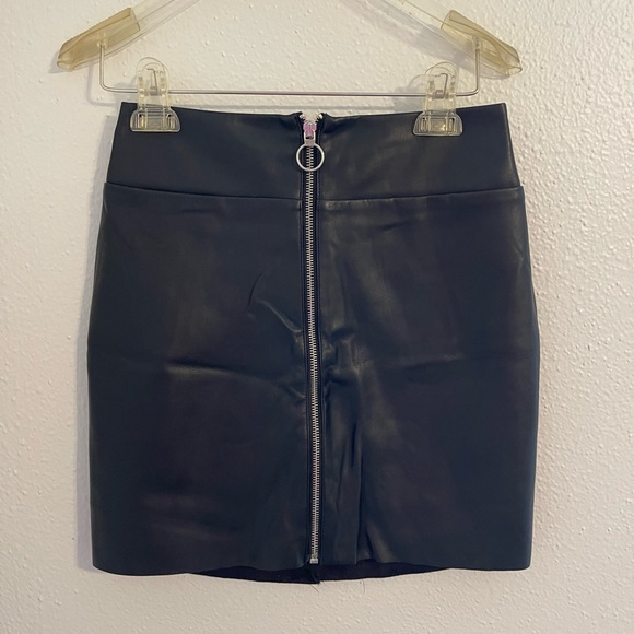 Express Dresses & Skirts - NWOT Express Mini Faux Leather Mini Skirt Size 2 Front Zipper